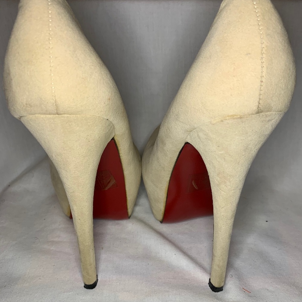 Shoes - Picture 3 of 7